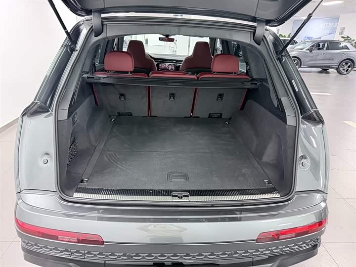 Фото 8 - Audi SQ7