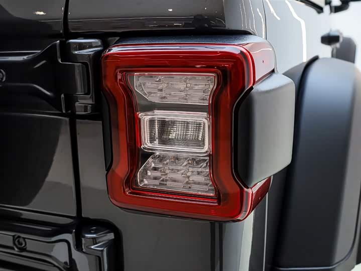 Фото 8 - Jeep Wrangler