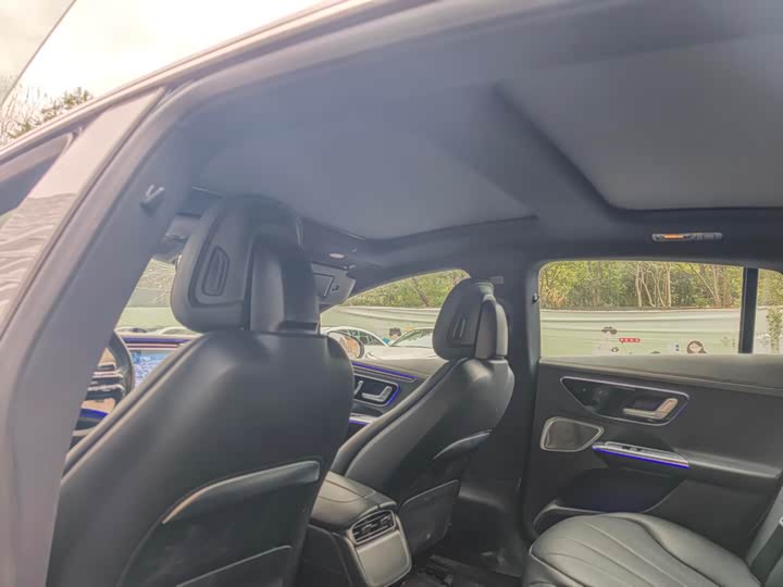 Фото 8 - Mercedes-Benz EQE