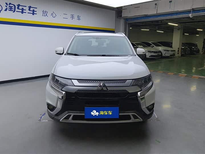 Фото 2 - Mitsubishi Outlander