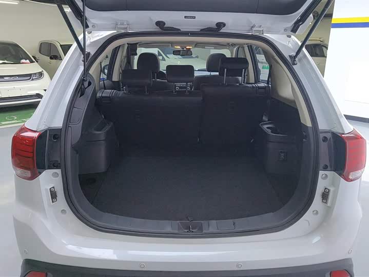 Фото 4 - Mitsubishi Outlander