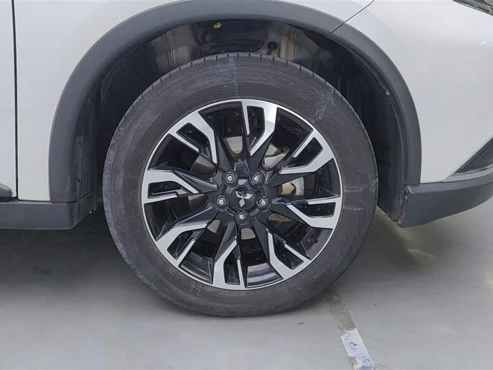 Фото 6 - Mitsubishi Outlander