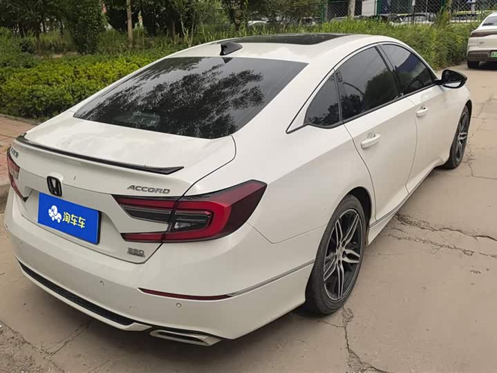 Фото 3 - Honda Accord