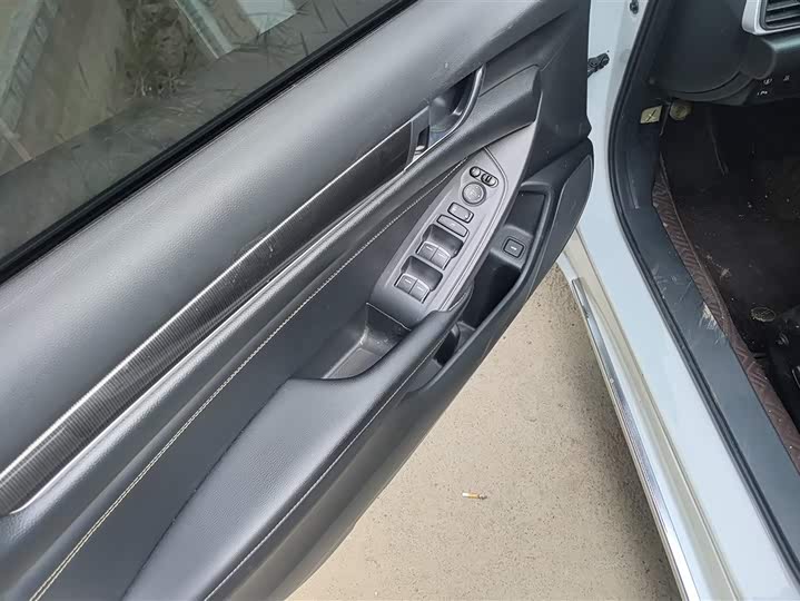 Фото 7 - Honda Accord