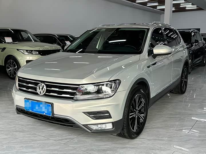 Фото 1 - Volkswagen Tiguan L Pro