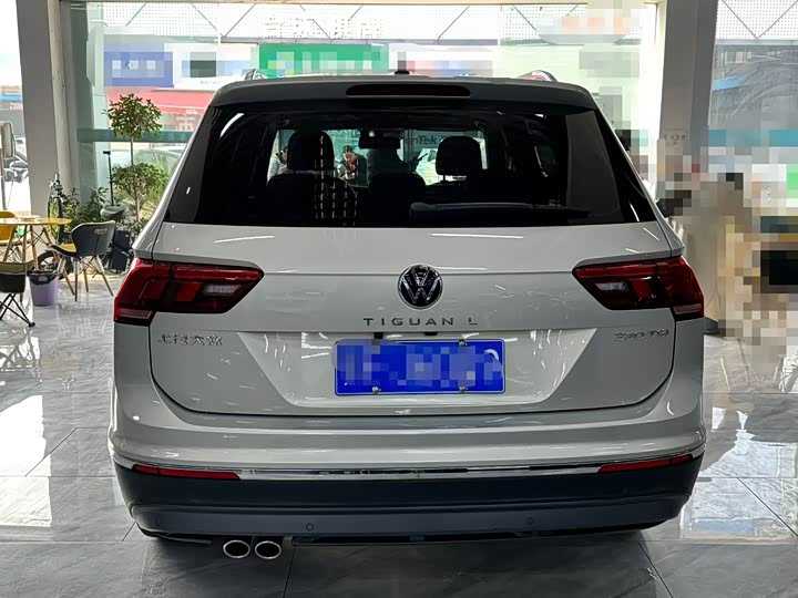 Фото 8 - Volkswagen Tiguan L Pro