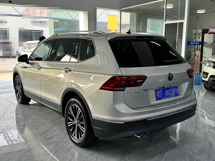 Фото 9 - Volkswagen Tiguan L Pro