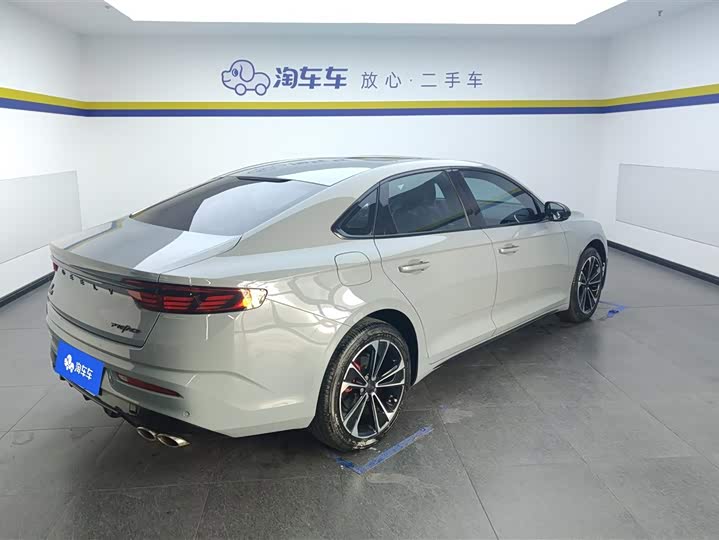 Фото 3 - Geely Preface