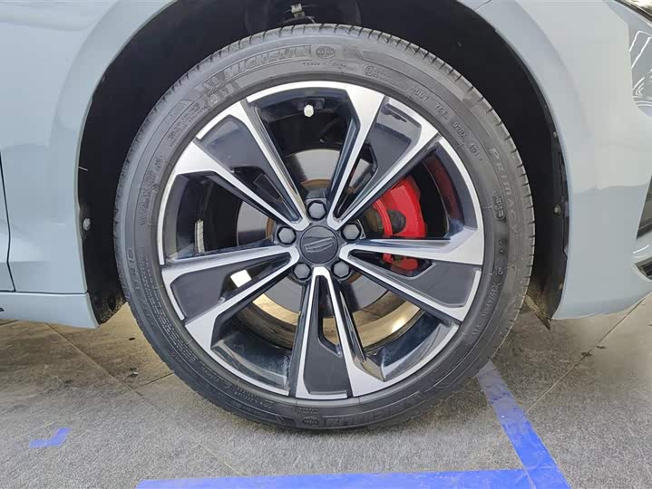 Фото 6 - Geely Preface