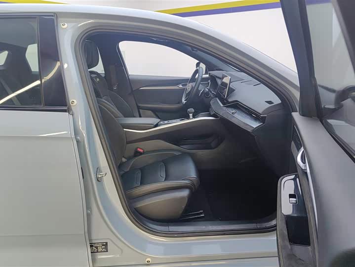 Фото 8 - Geely Preface