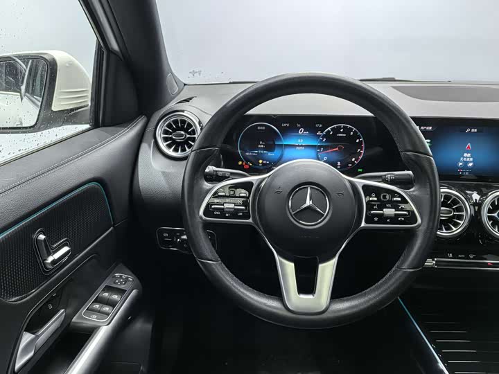 Фото 5 - Mercedes-Benz GLA-Class