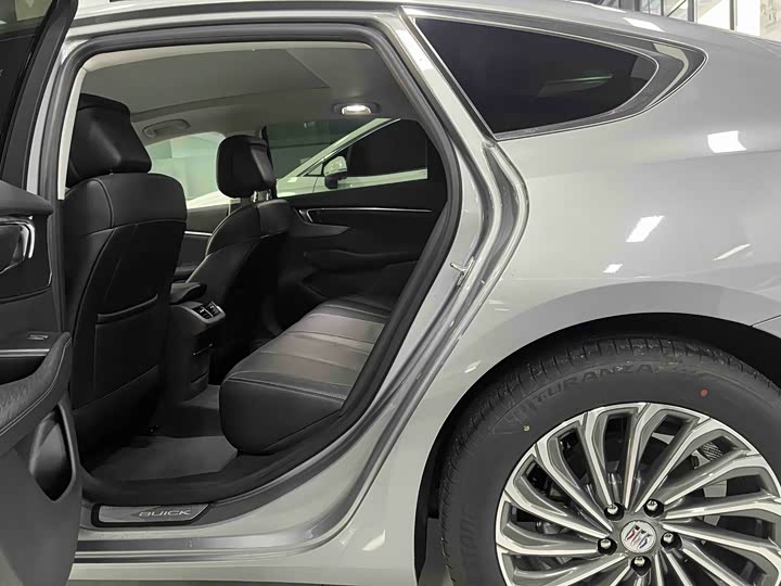 Фото 6 - Buick LaCrosse