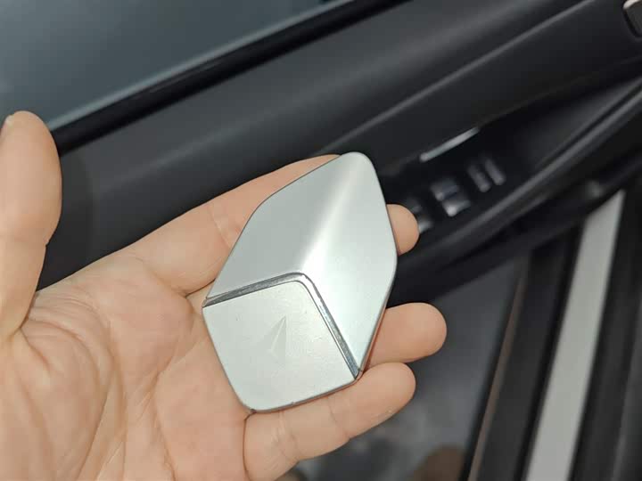 Фото 9 - Changan Deepal SL03