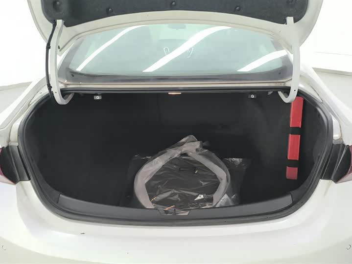 Фото 4 - Chevrolet Malibu XL