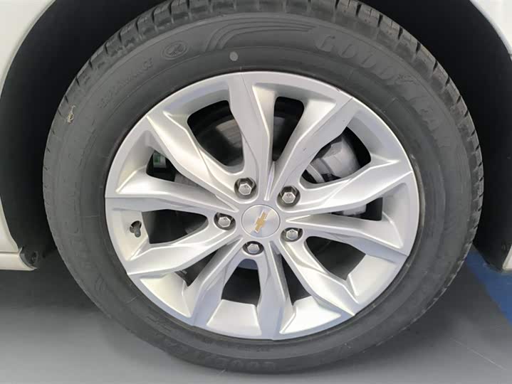 Фото 6 - Chevrolet Malibu XL