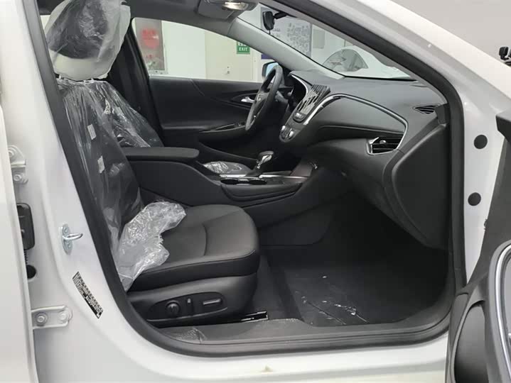 Фото 8 - Chevrolet Malibu XL