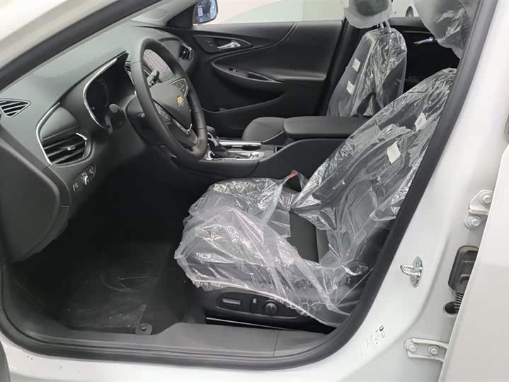 Фото 9 - Chevrolet Malibu XL