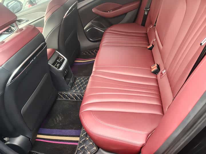 Фото 7 - Hongqi H5