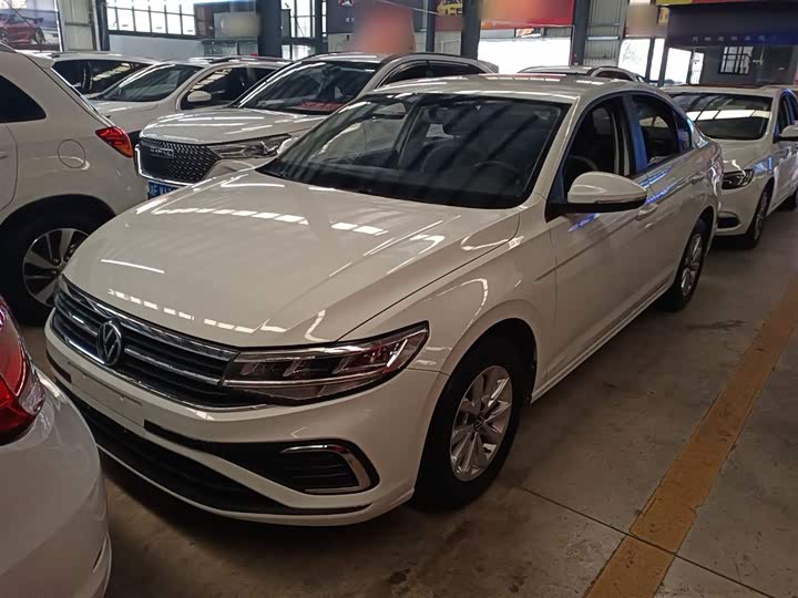 Фото 1 - Volkswagen Bora