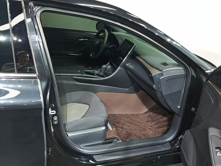 Фото 8 - Toyota Avalon