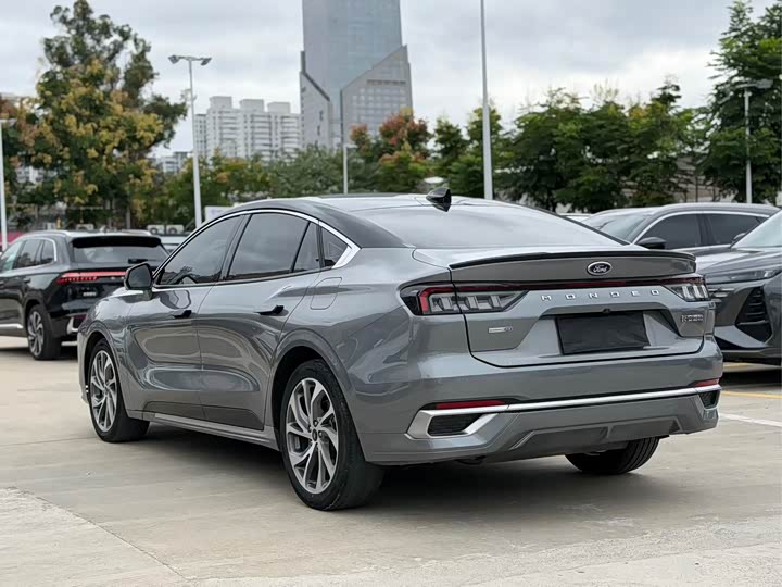 Фото 4 - Ford Mondeo