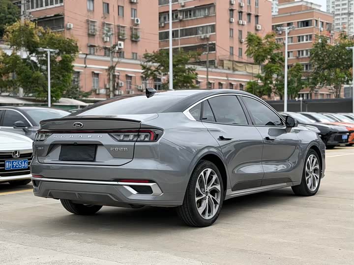 Фото 6 - Ford Mondeo