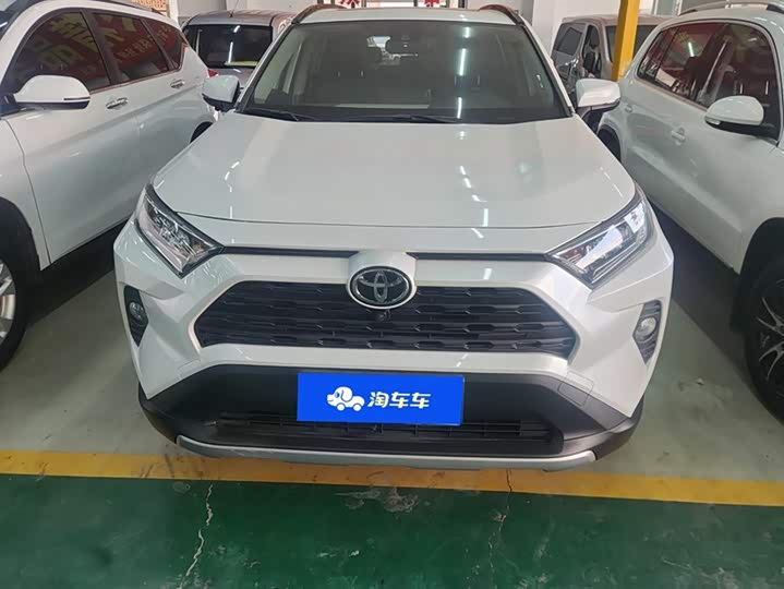 Фото 2 - Toyota RAV4