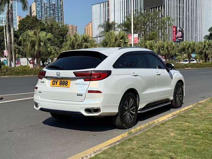 Фото 7 - Honda Avancier