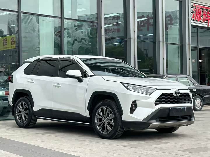 Фото 3 - Toyota RAV4