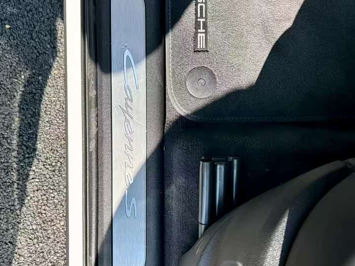 Фото 8 - Porsche Cayenne Hybrid