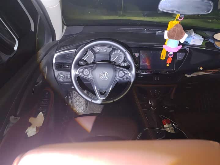 Фото 3 - Buick Envision Plus