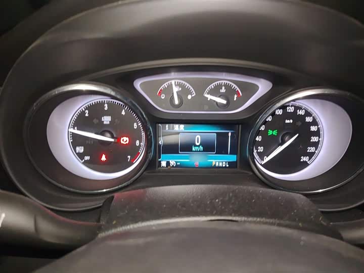 Фото 4 - Buick Envision Plus