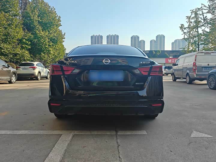 Фото 8 - Nissan Teana