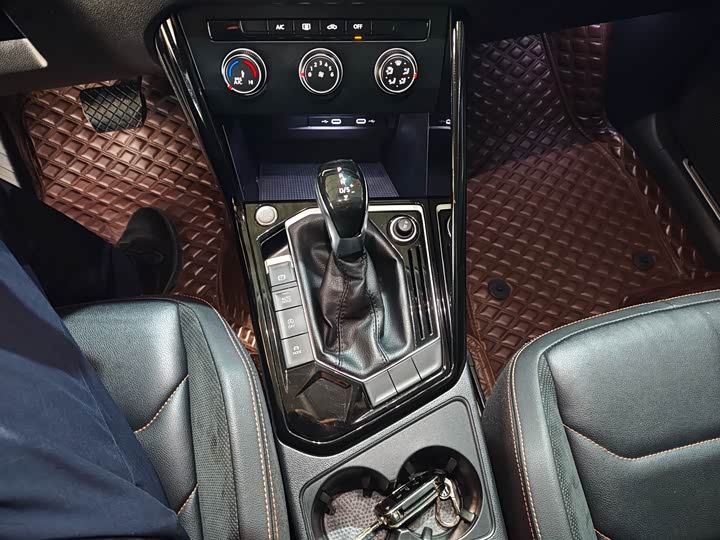 Фото 9 - Volkswagen Tayron