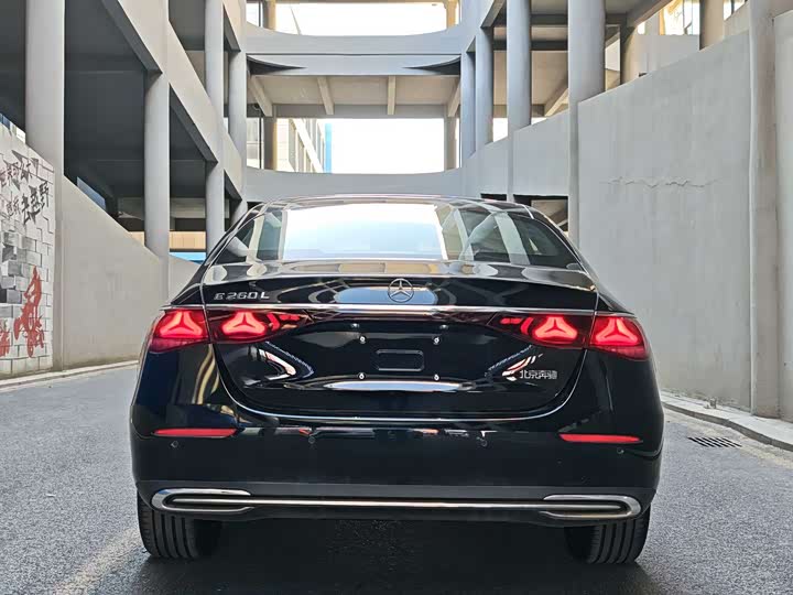 Фото 6 - Mercedes-Benz E-Class