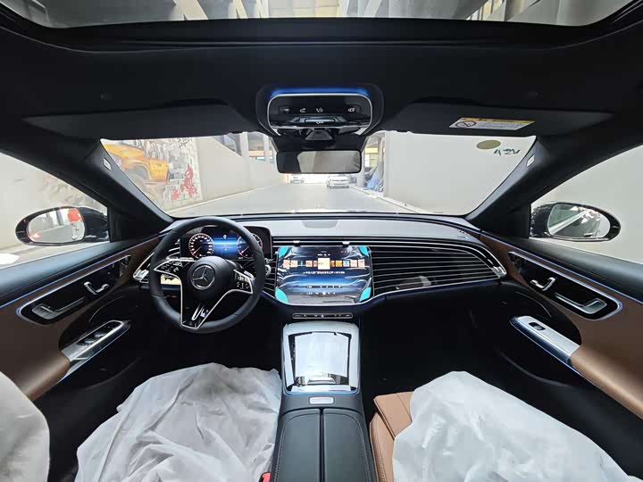 Фото 8 - Mercedes-Benz E-Class