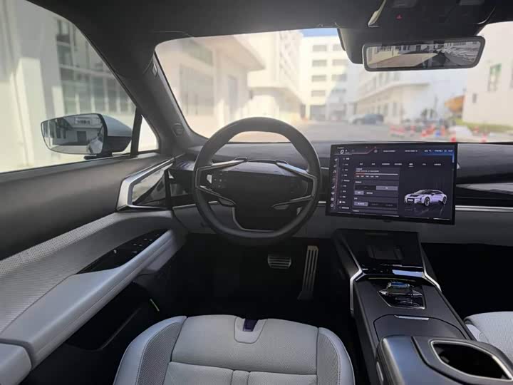 Фото 9 - HiPhi Z