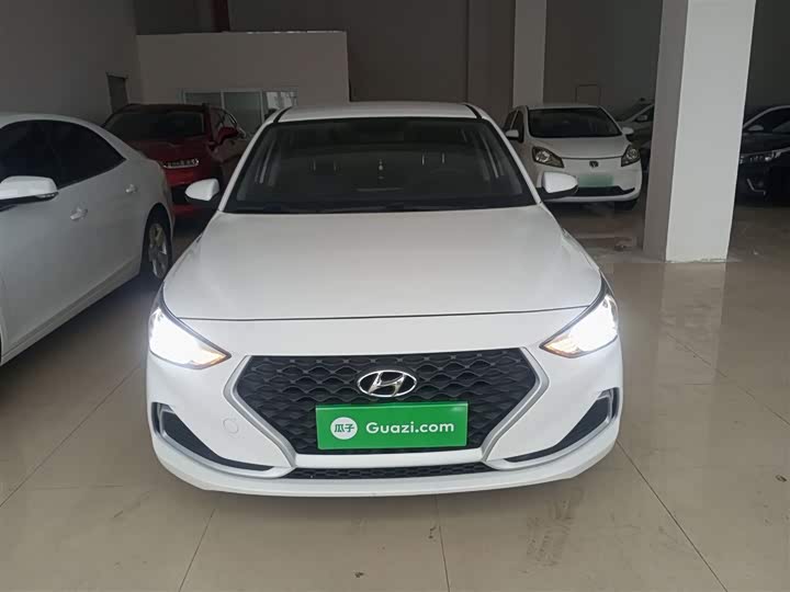 Фото 3 - Hyundai Celesta