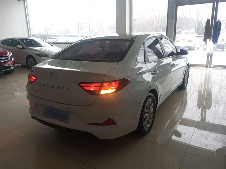 Фото 7 - Hyundai Celesta