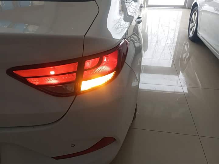 Фото 8 - Hyundai Celesta