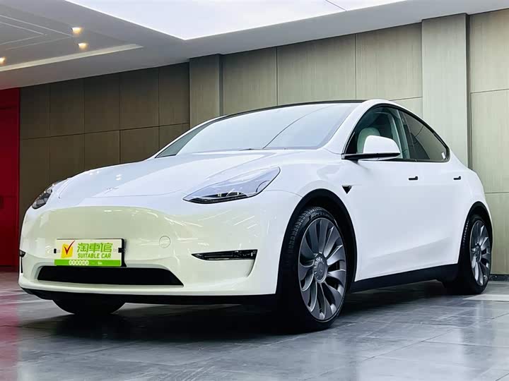 Фото 1 - Tesla Model Y