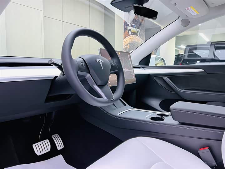 Фото 8 - Tesla Model Y