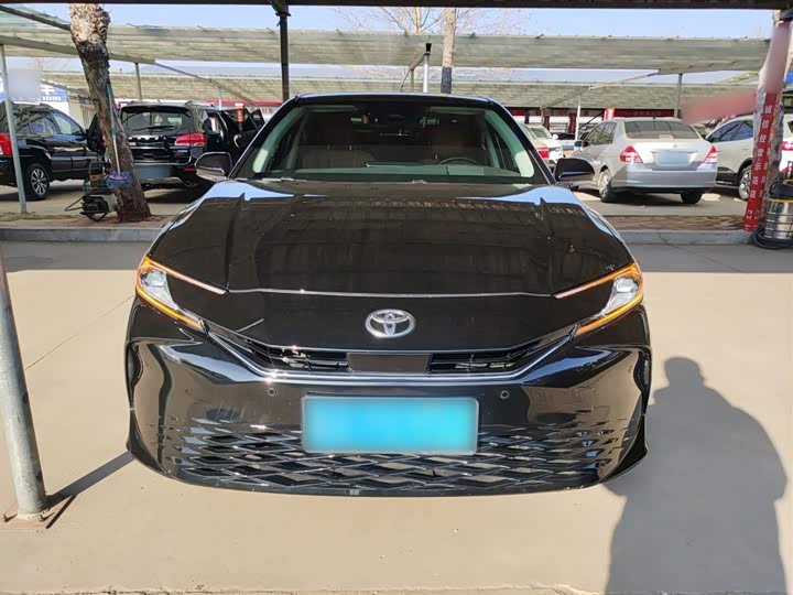Фото 3 - Toyota Camry