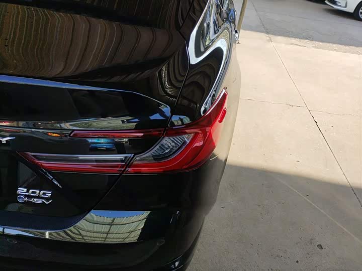 Фото 8 - Toyota Camry