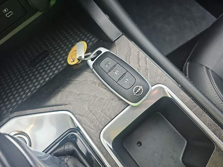 Фото 9 - Nissan Teana