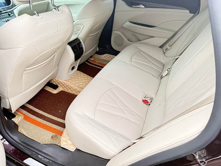 Фото 5 - Buick LaCrosse