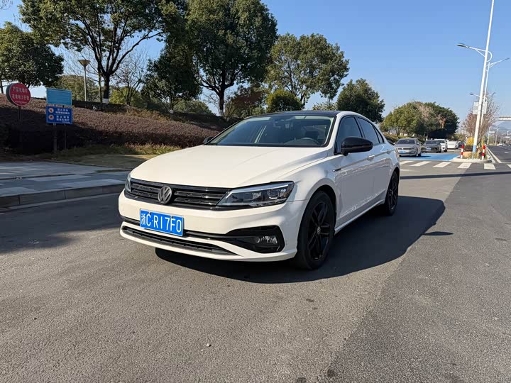 Фото 1 - Volkswagen Lamando L