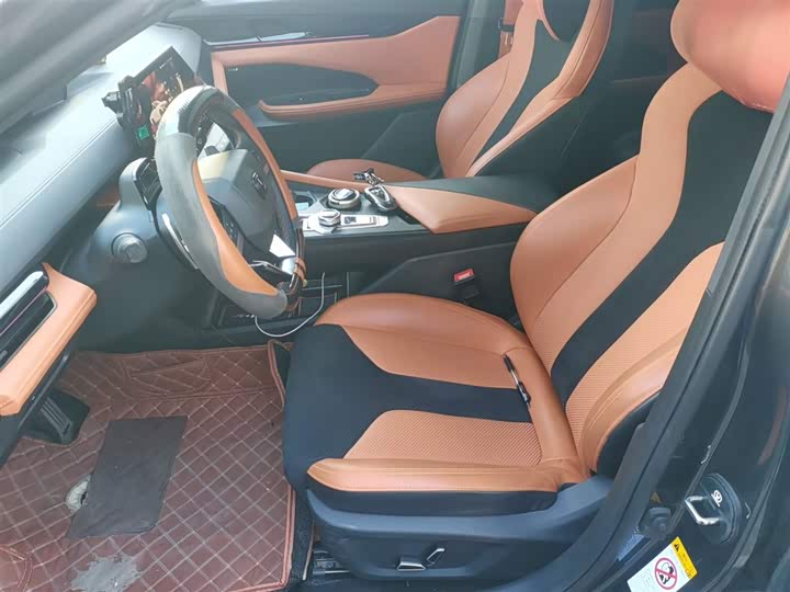 Фото 8 - Changan UNI-V