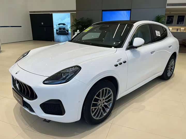 Фото 1 - Maserati Grecale