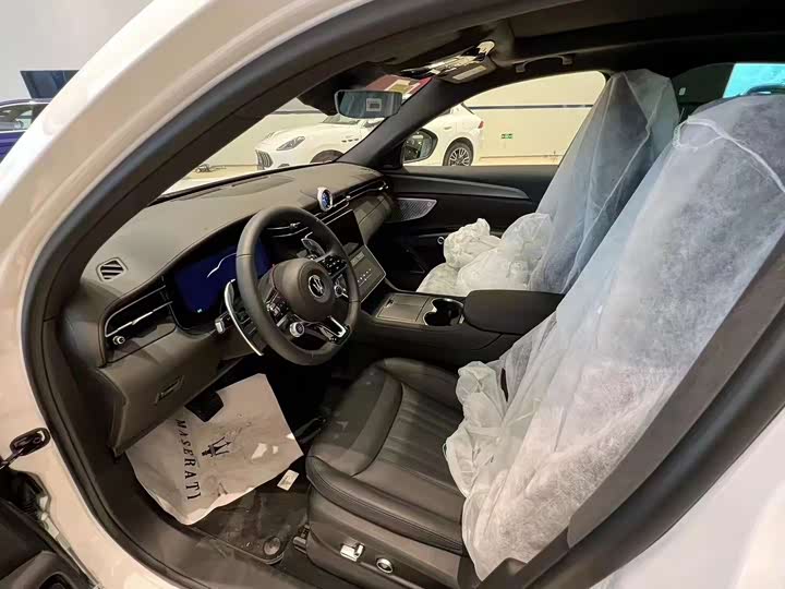 Фото 3 - Maserati Grecale